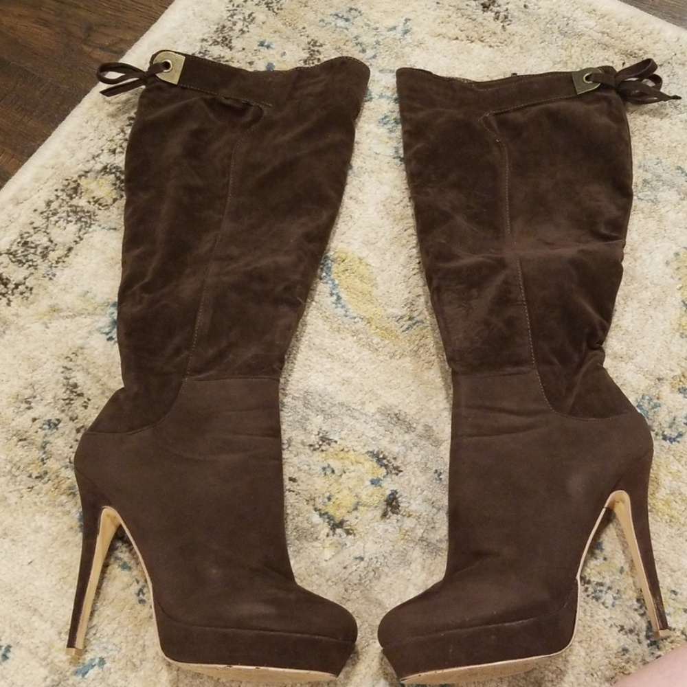 Heeled boots